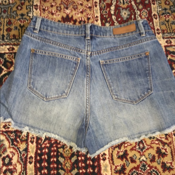Mango MNG denim shorts with frayed bottoms - Picture 3 of 3